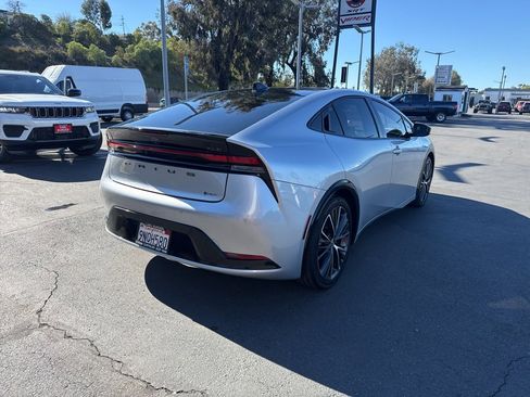 Used 2024 Toyota Prius XLE image 7