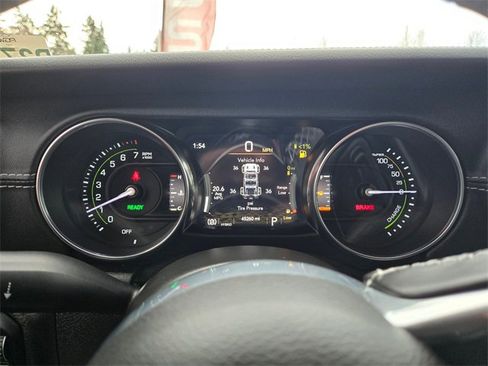 Used 2021 Jeep Wrangler Unlimited Sahara w/ Cold Weather Group image 19