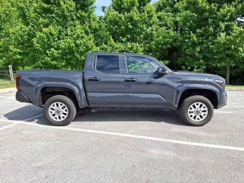 Certified 2024 Toyota Tacoma SR w/ SR Upgrade Package AWD/4WD image 7