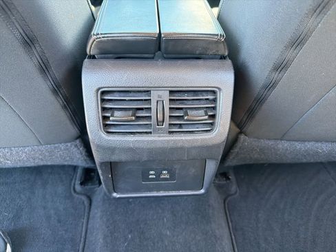 Used 2023 Nissan Rogue SV FWD image 17
