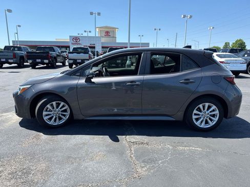 Used 2023 Toyota Corolla SE w/ SE Premium Package FWD image 4