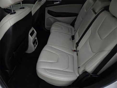 Used 2022 Ford Edge Titanium image 14