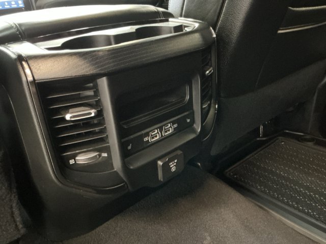 Used 2022 RAM 3500 Limited AWD/4WD image 28