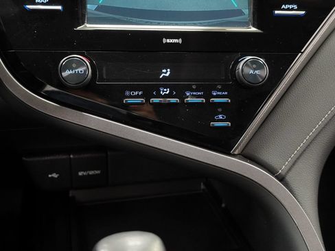 Used 2020 Toyota Camry SE FWD image 33