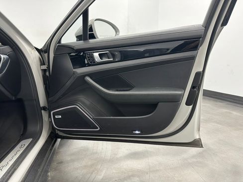 Used 2018 Porsche Panamera 4S image 36