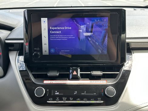 Used 2025 Toyota Corolla Cross L FWD image 24