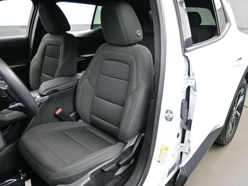 Used 2025 Chevrolet Equinox EV LT FWD image 11