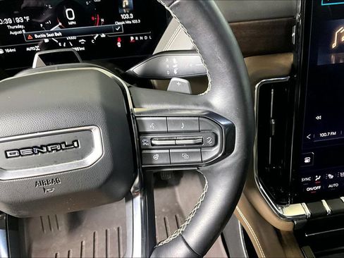 Used 2025 GMC Yukon Denali Ultimate AWD/4WD image 15