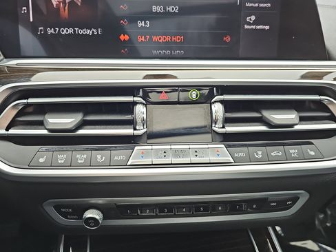 Used 2020 BMW X7 xDrive40i w/ Cold Weather Package image 23