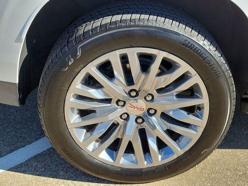 Certified 2023 GMC Yukon XL Denali image 34