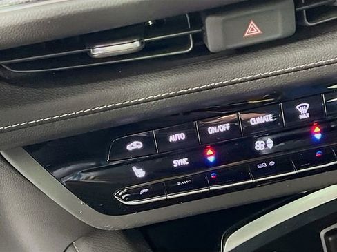 Used 2023 Buick Envision Preferred image 17