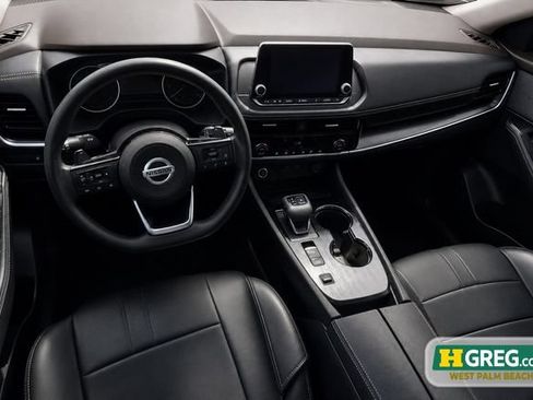 Used 2021 Nissan Rogue SV FWD image 11
