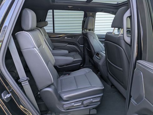 Used 2024 Cadillac Escalade Sport image 33