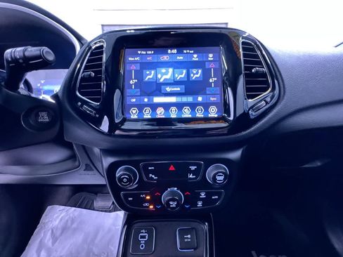Used 2021 Jeep Compass Limited FWD image 27