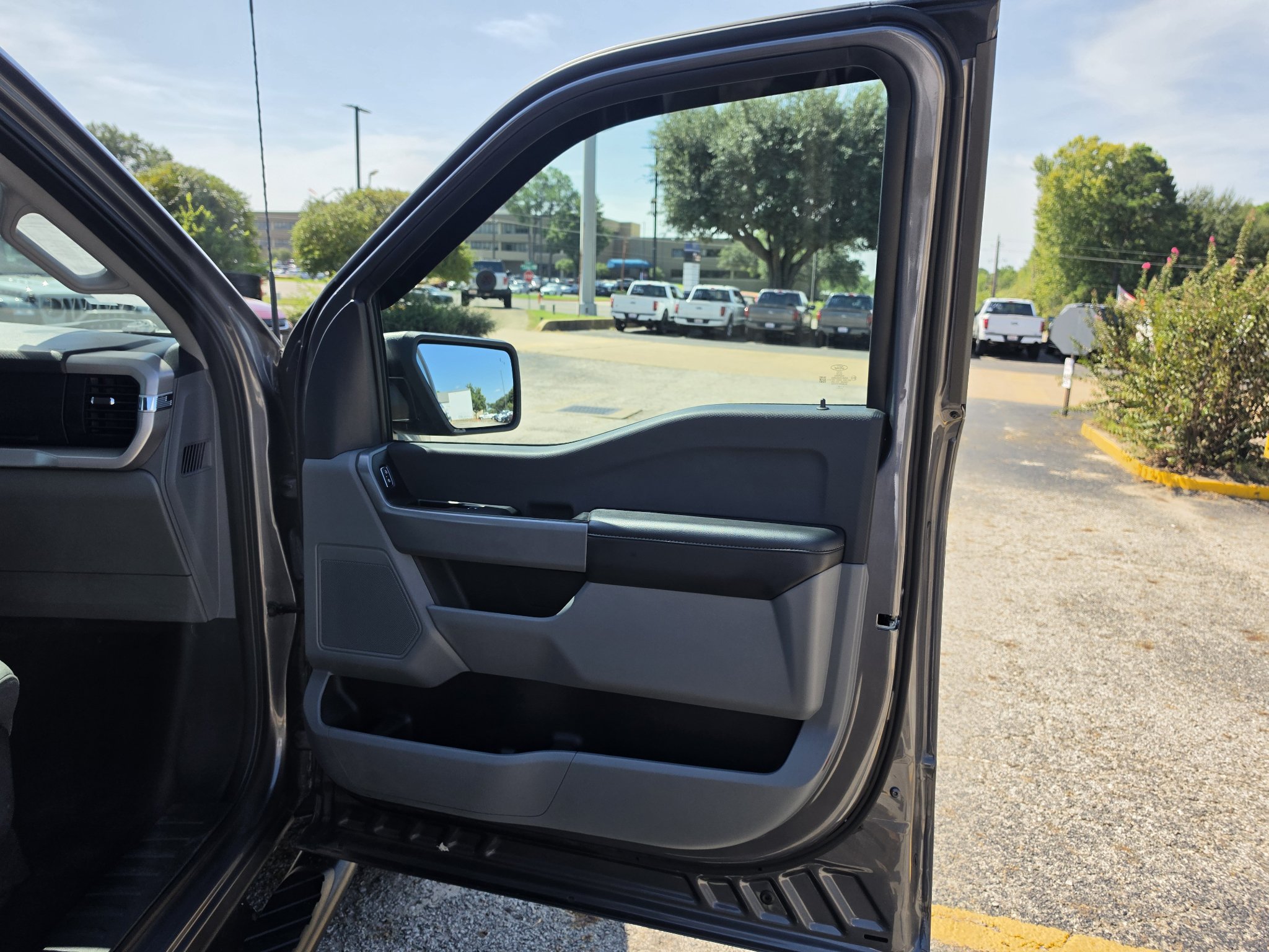 Used 2023 Ford F150 XLT w/ Trailer Tow Package AWD/4WD image 16
