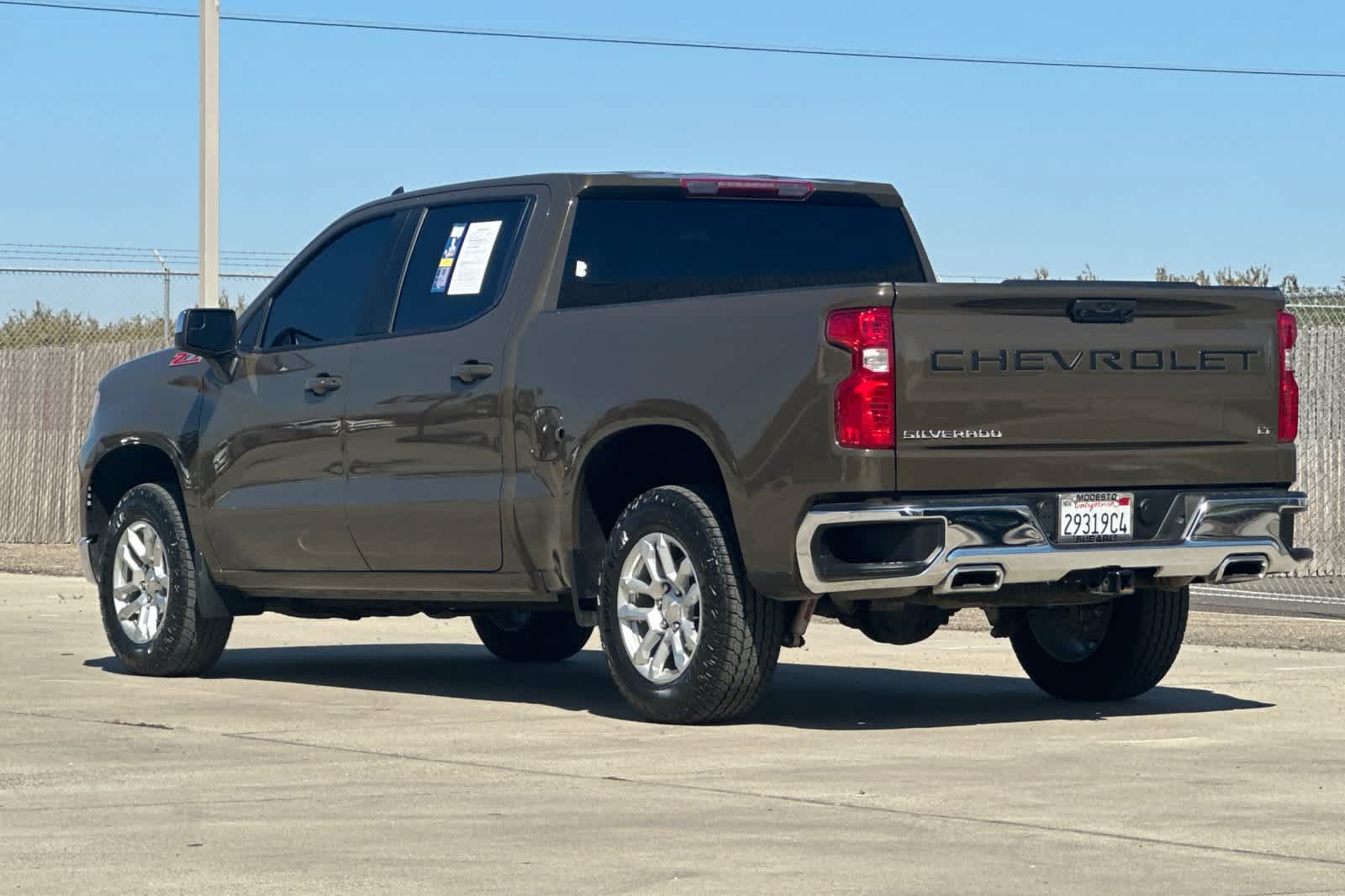 Used 2024 Chevrolet Silverado 1500 LT AWD/4WD image 5