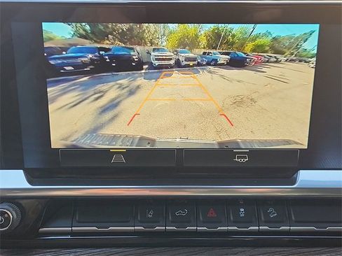 Used 2025 Chevrolet Silverado 2500 LT image 15