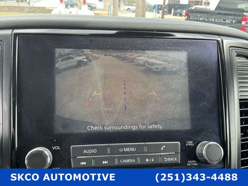 Used 2022 Nissan Titan SV image 17
