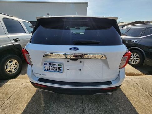 Used 2021 Ford Explorer Limited w/ Equipment Group 301A RWD image 5