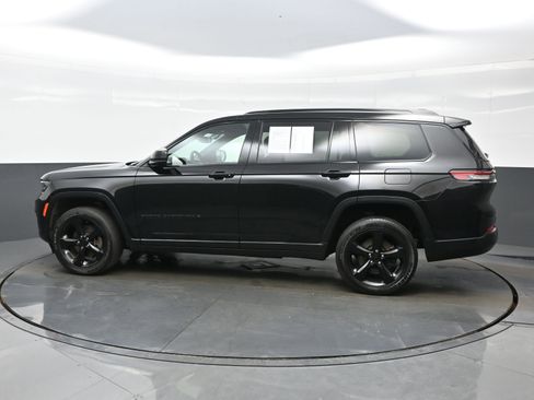 Used 2024 Jeep Grand Cherokee L Altitude image 3