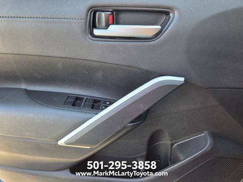Used 2026 Toyota Corolla Cross XLE FWD image 31
