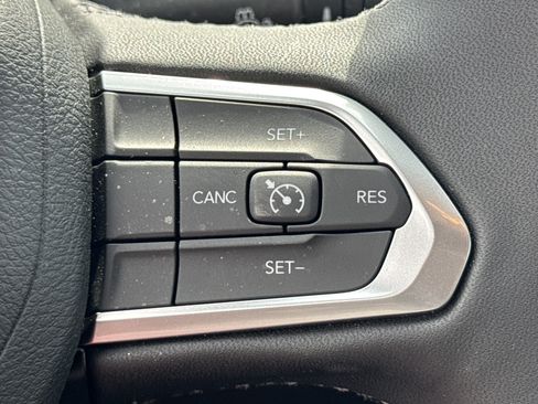 Used 2026 Jeep Compass Latitude AWD/4WD image 24