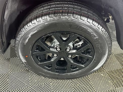 New 2025 Jeep Grand Cherokee Altitude image 16