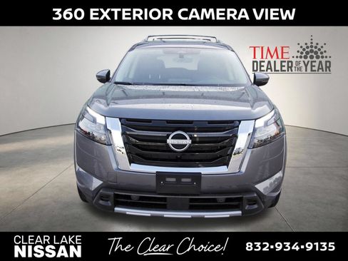 Certified 2025 Nissan Pathfinder SL FWD image 2