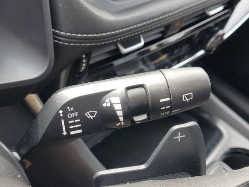 Used 2022 Nissan Rogue SV AWD/4WD image 26