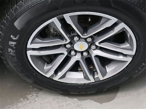 Used 2019 Chevrolet Colorado W/T w/ Custom Special Edition image 28