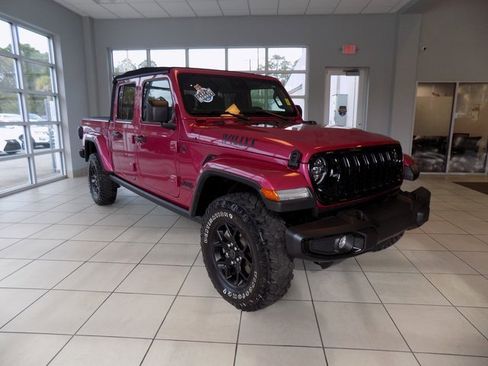 Used 2024 Jeep Gladiator Sport image 35