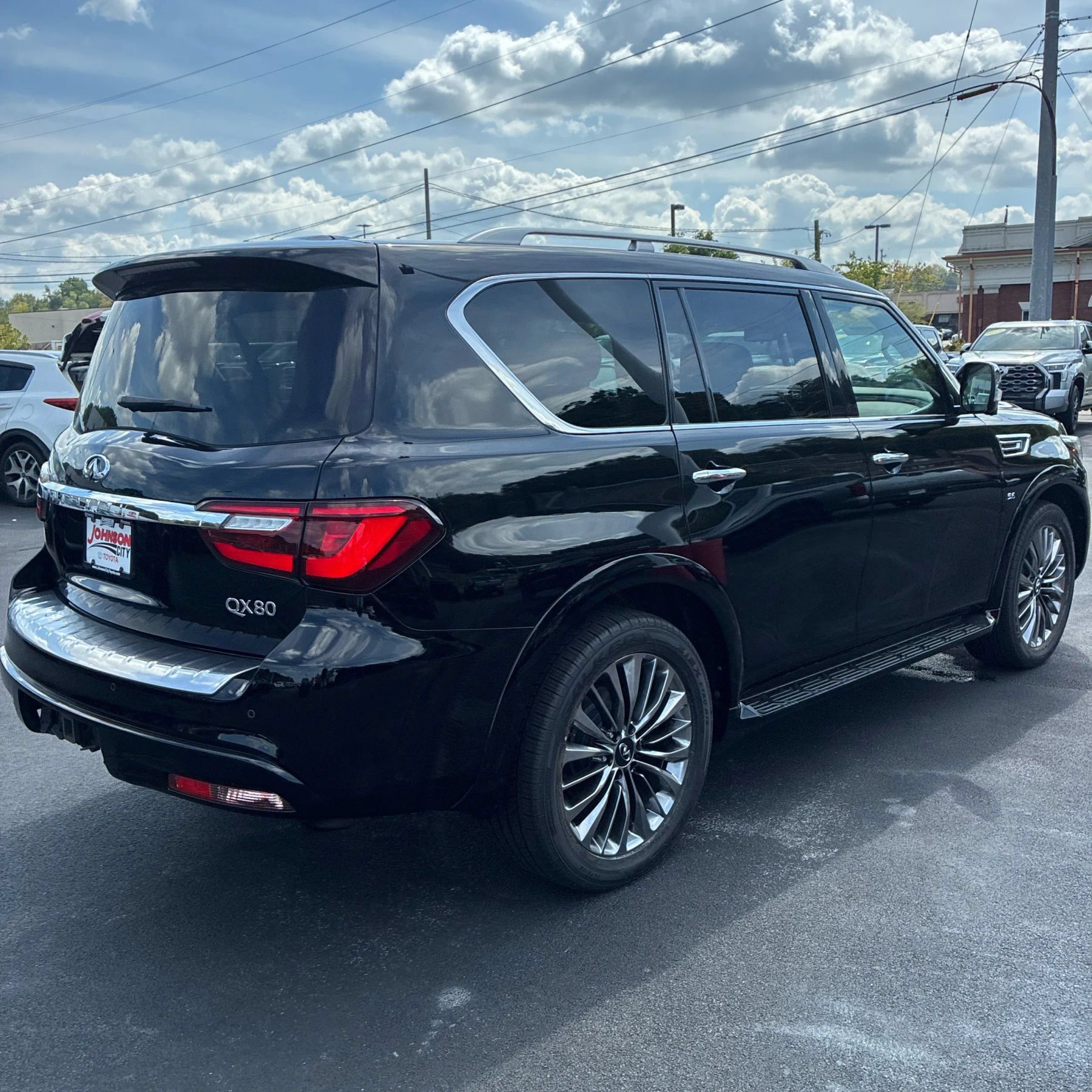 Used 2019 INFINITI QX80 Luxe w/ Proactive Package RWD image 3