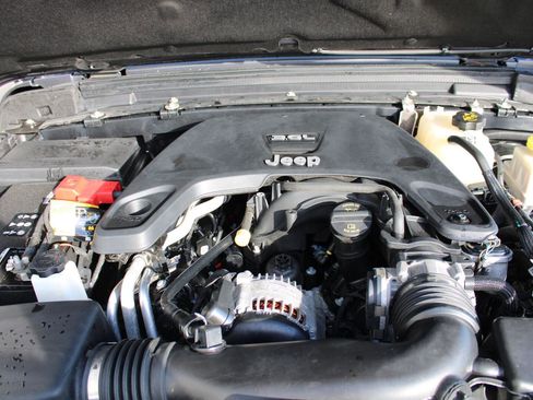 Certified 2021 Jeep Gladiator Sport image 4