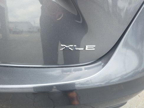 Used 2018 Toyota Avalon XLE image 5