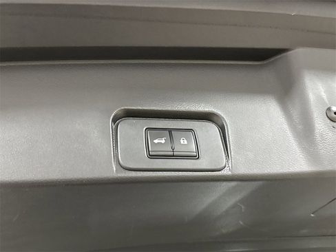 Used 2023 Nissan Rogue SL w/ SL Premium Package image 30