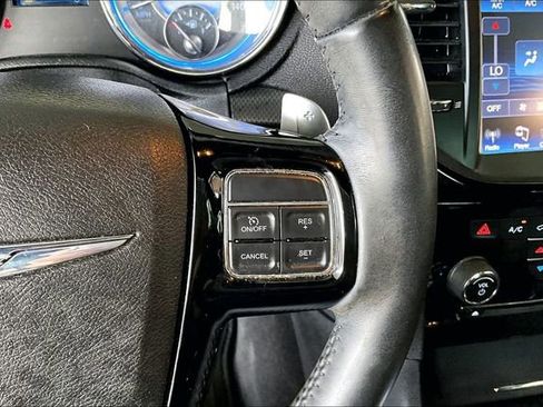 Used 2014 Chrysler 300 S RWD image 11