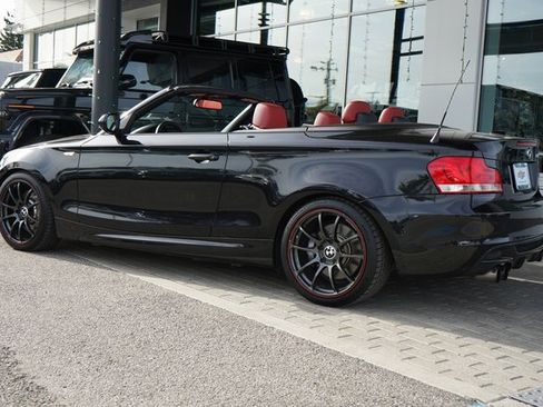 Used 2012 BMW 135i Convertible image 9