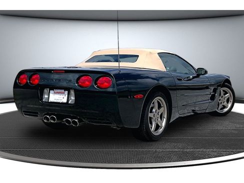 Used 2000 Chevrolet Corvette Convertible w/ Memory Pkg RWD image 15