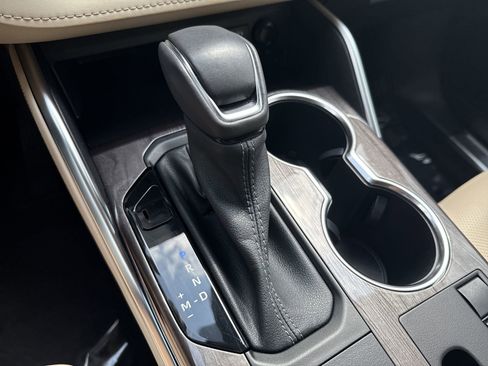 Used 2023 Toyota Highlander Platinum image 22