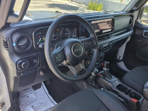 Used 2024 Jeep Wrangler Unlimited Rubicon 4xe AWD/4WD image 12