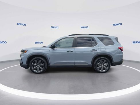 Used 2025 Honda Pilot Sport image 5