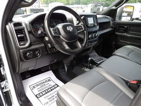 Used 2024 RAM 3500 Tradesman w/ Chrome Appearance Group AWD/4WD image 16