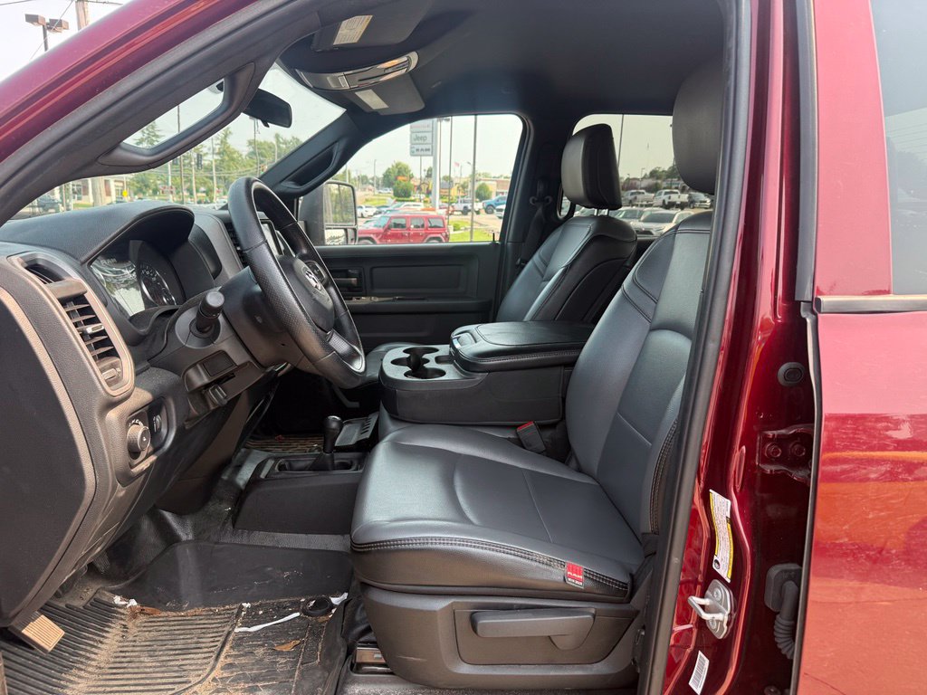 Used 2024 RAM 2500 Tradesman w/ Chrome Appearance Group AWD/4WD image 11