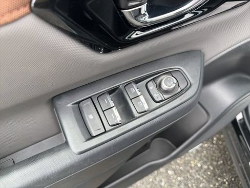 Used 2025 Subaru Forester Sport w/ Popular Package #1 AWD/4WD image 11
