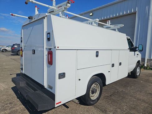 Used 2019 Ford E-350 and Econoline 350 Super Duty w/ Power Windows & Locks Group image 6