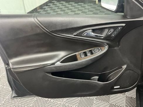 Used 2016 Chevrolet Malibu Premier w/ Driver Confidence Package II FWD image 15