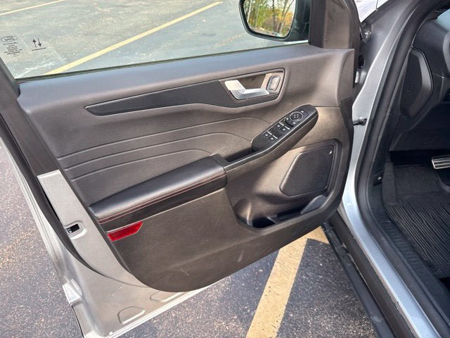 Used 2024 Ford Escape ST-Line w/ Tech Pack #1 AWD/4WD image 21