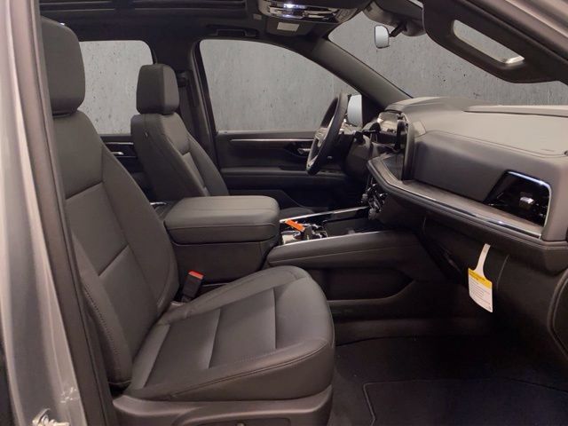 New 2026 Chevrolet Suburban Z71 w/ Z71 Off-Road Package AWD/4WD image 22