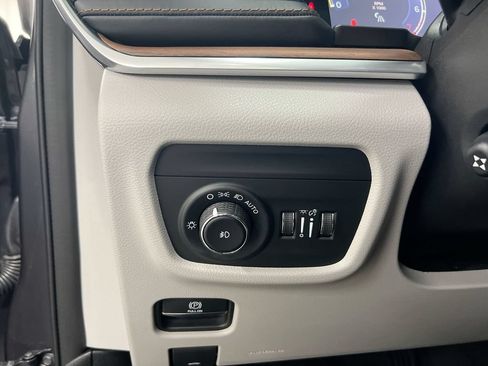 Used 2022 Jeep Grand Cherokee Summit w/ Adv Protech Group IV AWD/4WD image 19