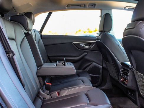 Used 2022 Audi Q8 Premium Plus w/ Premium Plus Package image 39